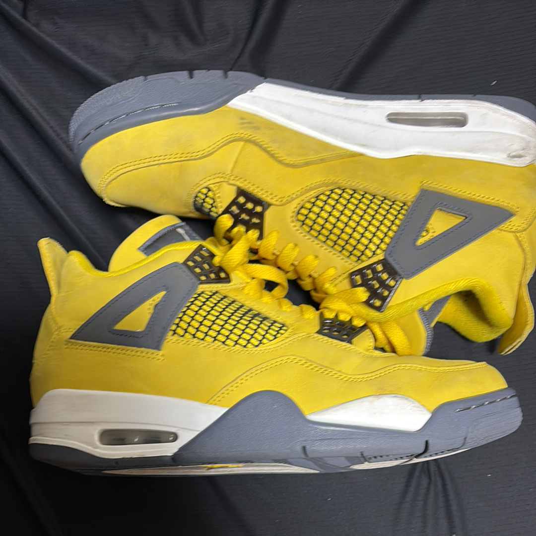 Nike Air Jordan 4 "Tour Yellow"