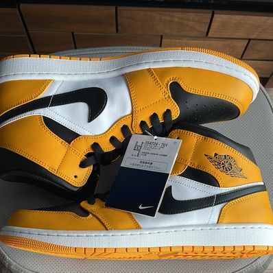 Nike Air Jordan 1 Mid "Taxi"