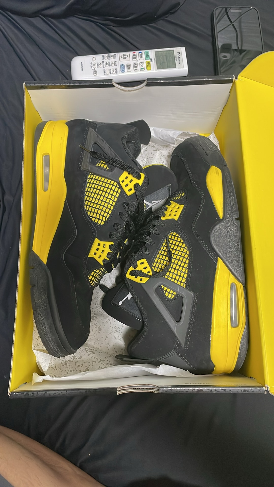 Nike Air Jordan 4 Retro "Thunder"(2023)