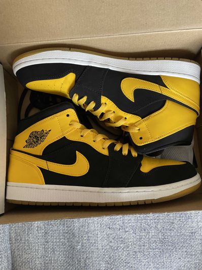 Nike Air Jordan 1 Retro Mid "New Love" (2017)