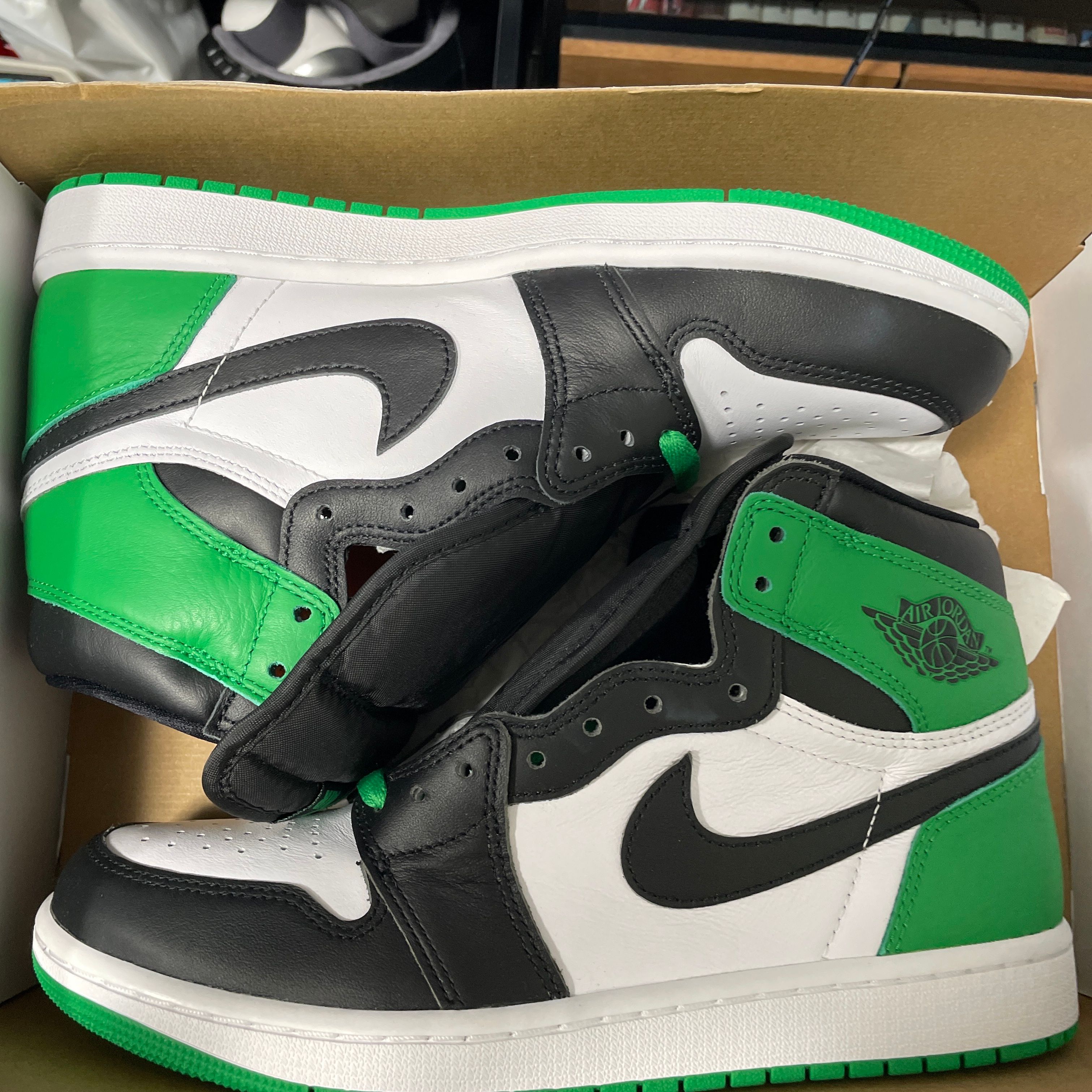 Nike Air Jordan 1 Retro High OG "Celtics/Black and Lucky Green" (2023)