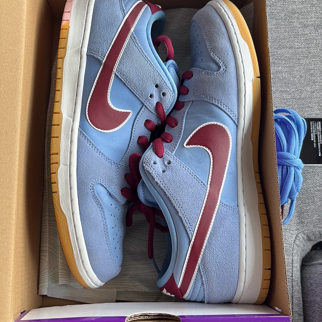 Nike SB Dunk Low Pro "Philadelphia Phillies/Valor Blue and Team Maroon"
