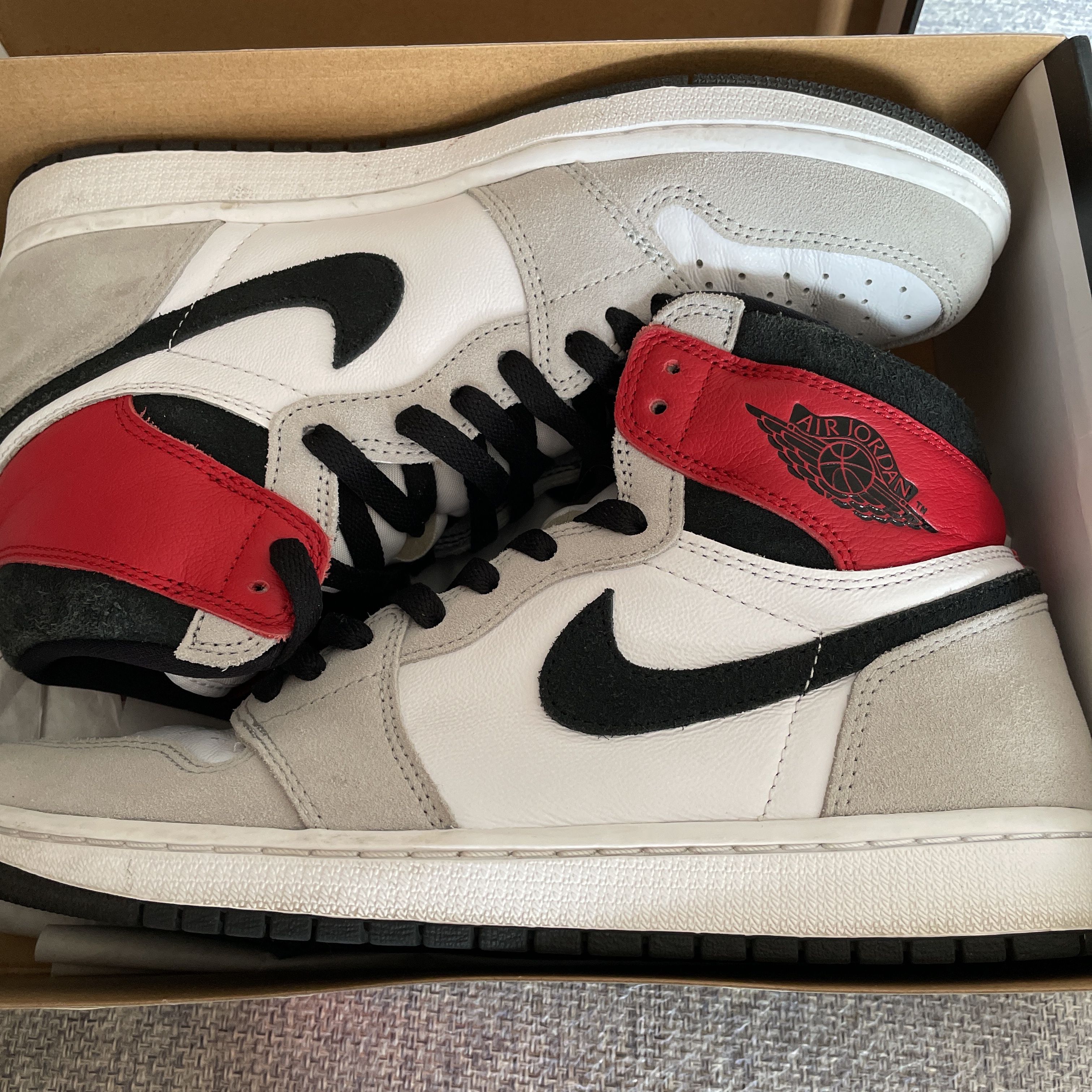Nike Air Jordan 1 High OG "White/Black/Light Smoke Grey"
