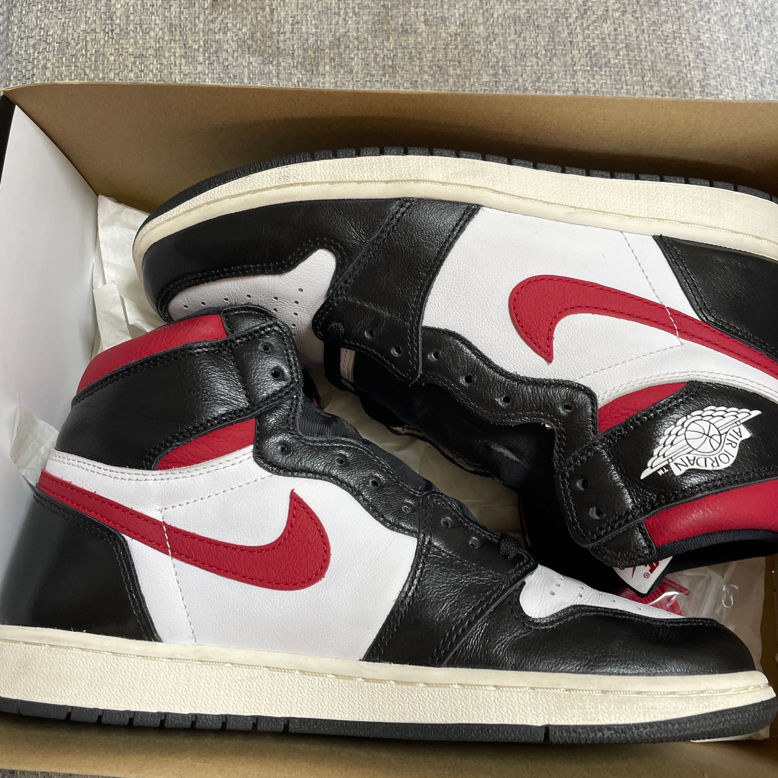 Nike Air Jordan 1 Retro High "Black/White/Sail/Gym Red"