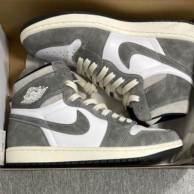 Nike Air Jordan 1 Retro High OG "Black and Smoke Grey"