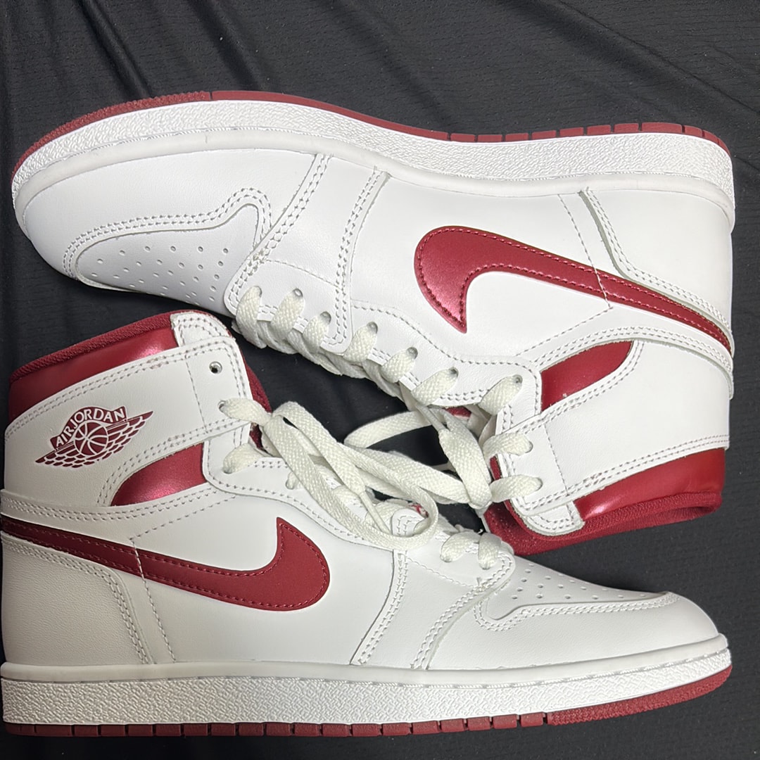 Nike Air Jordan 1 High '85 "Metallic Burgundy"