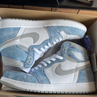 Nike Air Jordan 1 High OG "Hyper Royal"