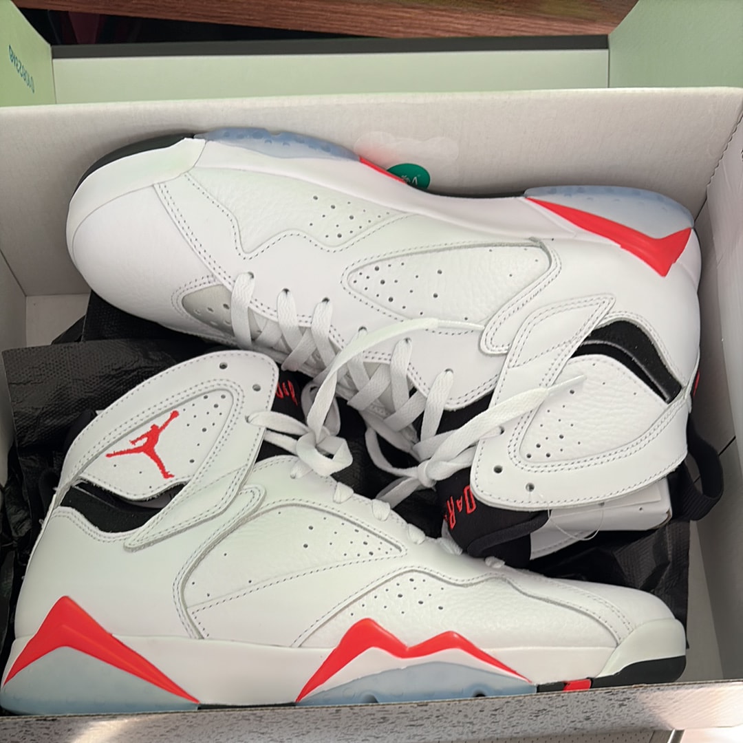 ナイキ エアジョーダン7 レトロ "ホワイト インフラレッド"