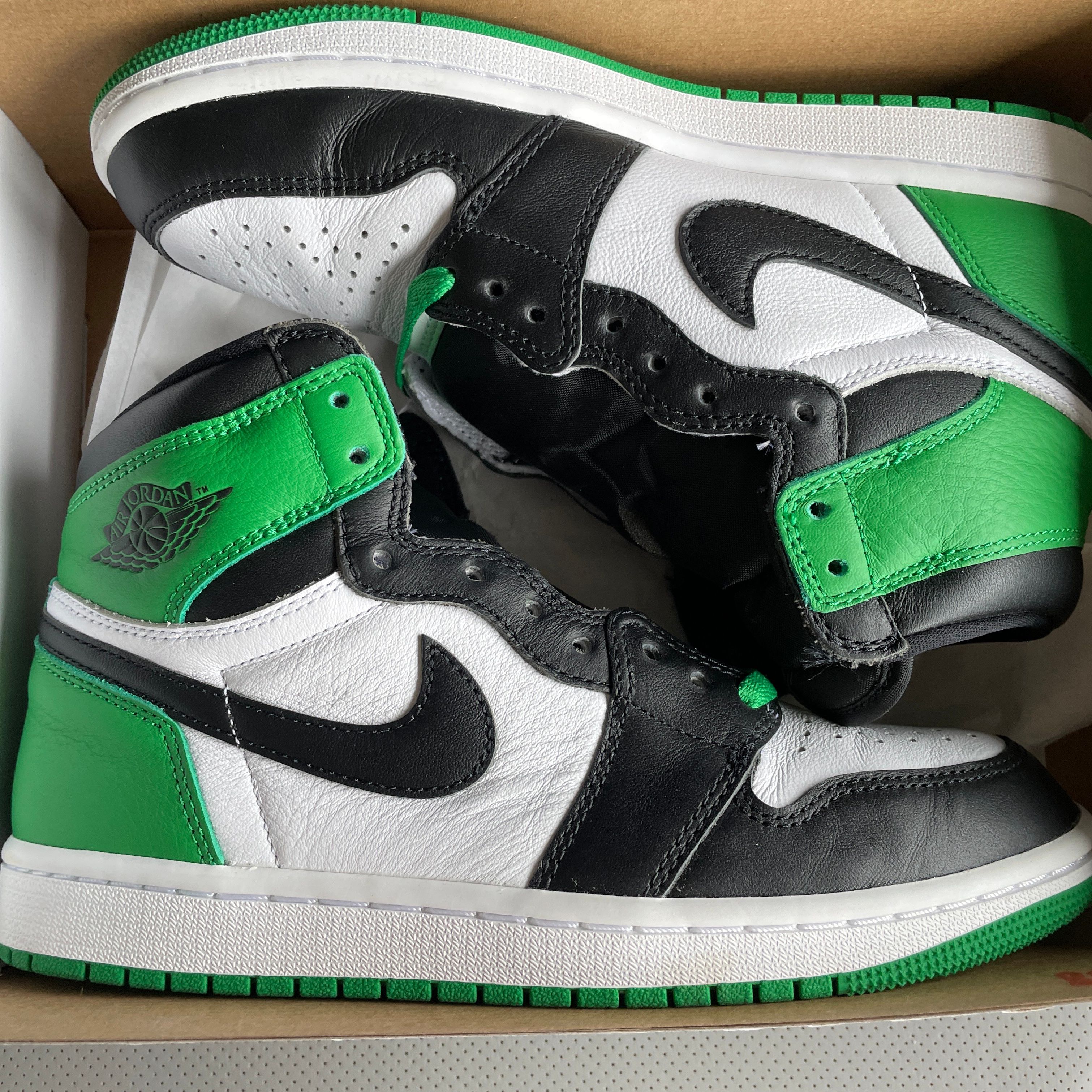 Nike Air Jordan 1 Retro High OG "Celtics/Black and Lucky Green" (2023)
