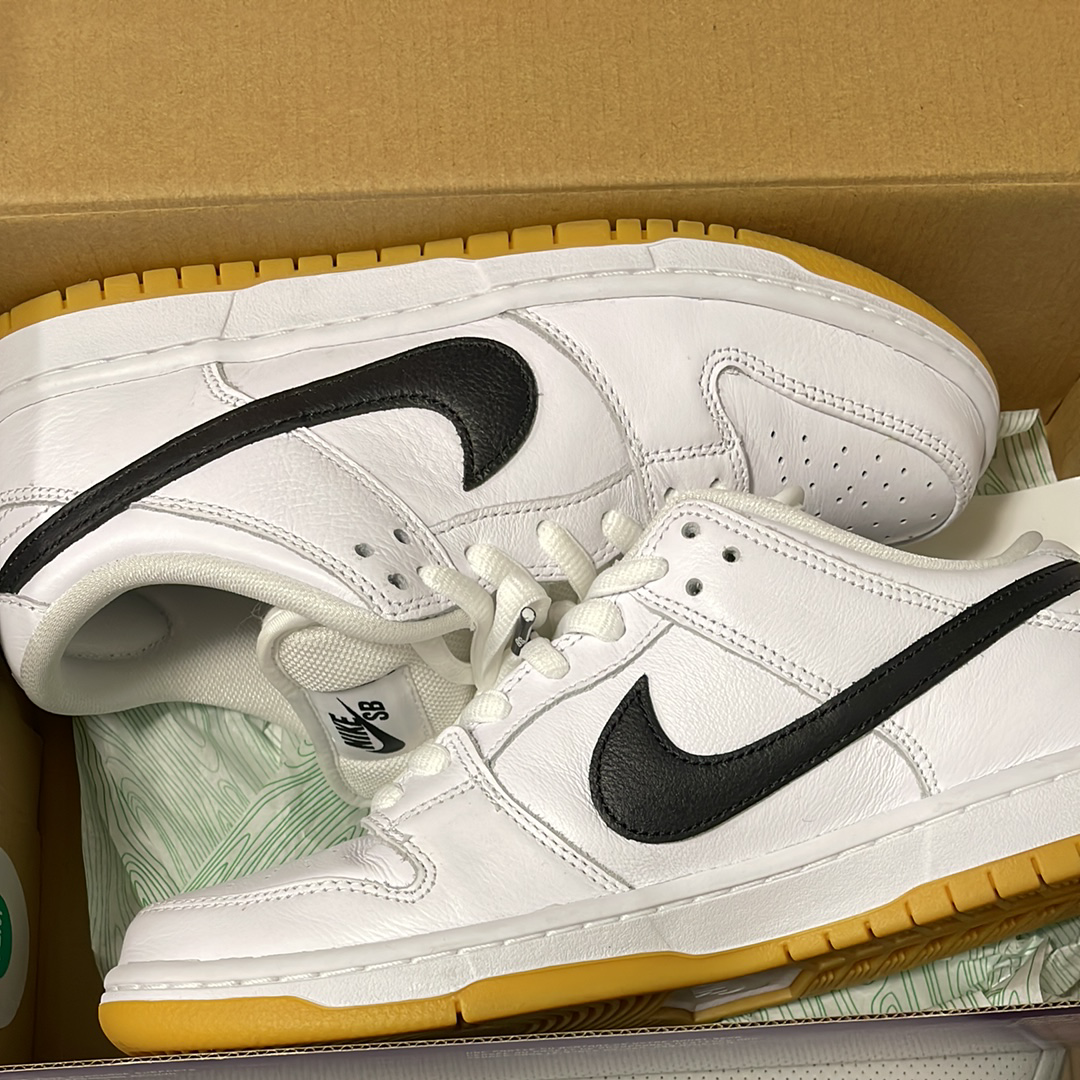 Nike SB Dunk Low Pro "White/Black-White-Gum Light Brown"