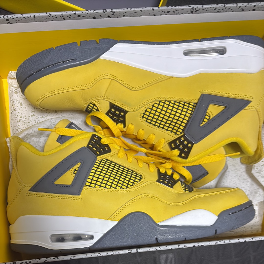Nike Air Jordan 4 "Tour Yellow"