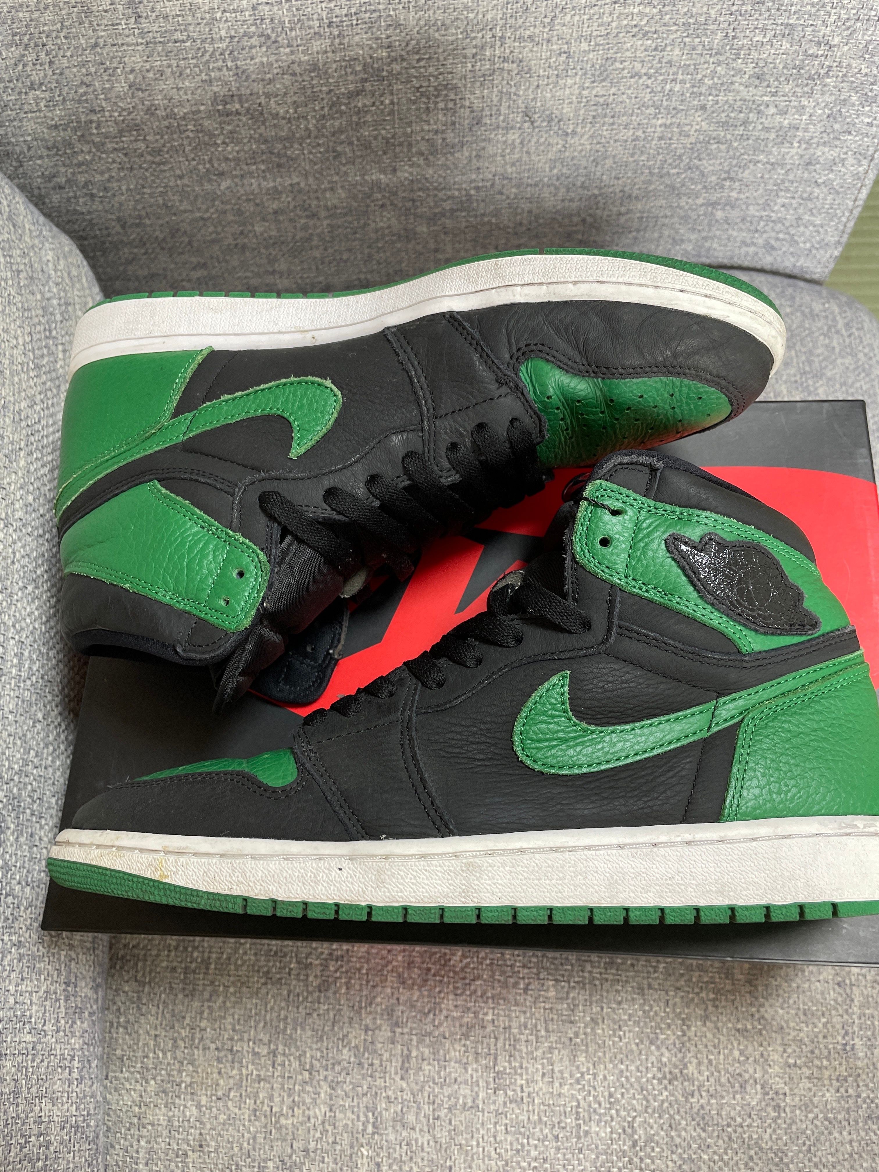 Nike Air Jordan 1 Retro High OG "Black/Pine Green" (2020)