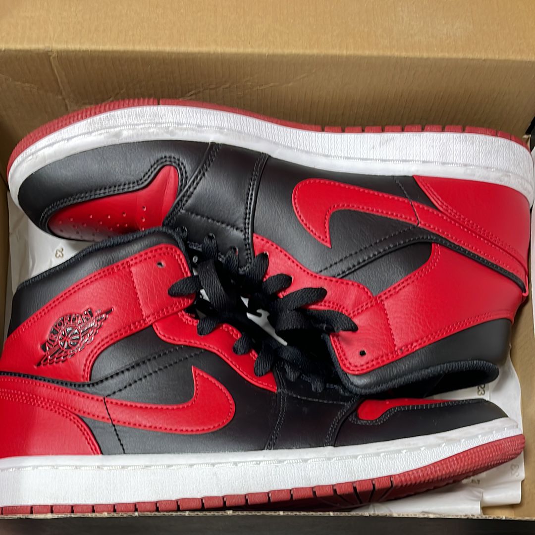 Nike Air Jordan 1 Mid "Bred"