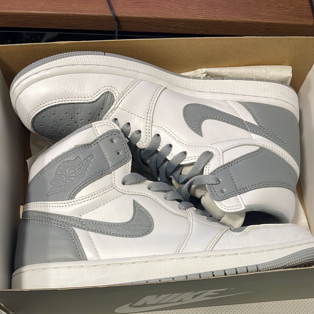 Nike Air Jordan 1 High OG "Stealth"