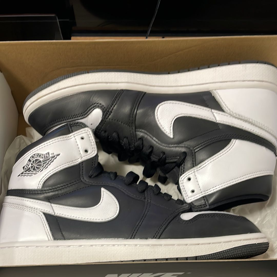 Nike Air Jordan 1 Retro High OG "Black/White"