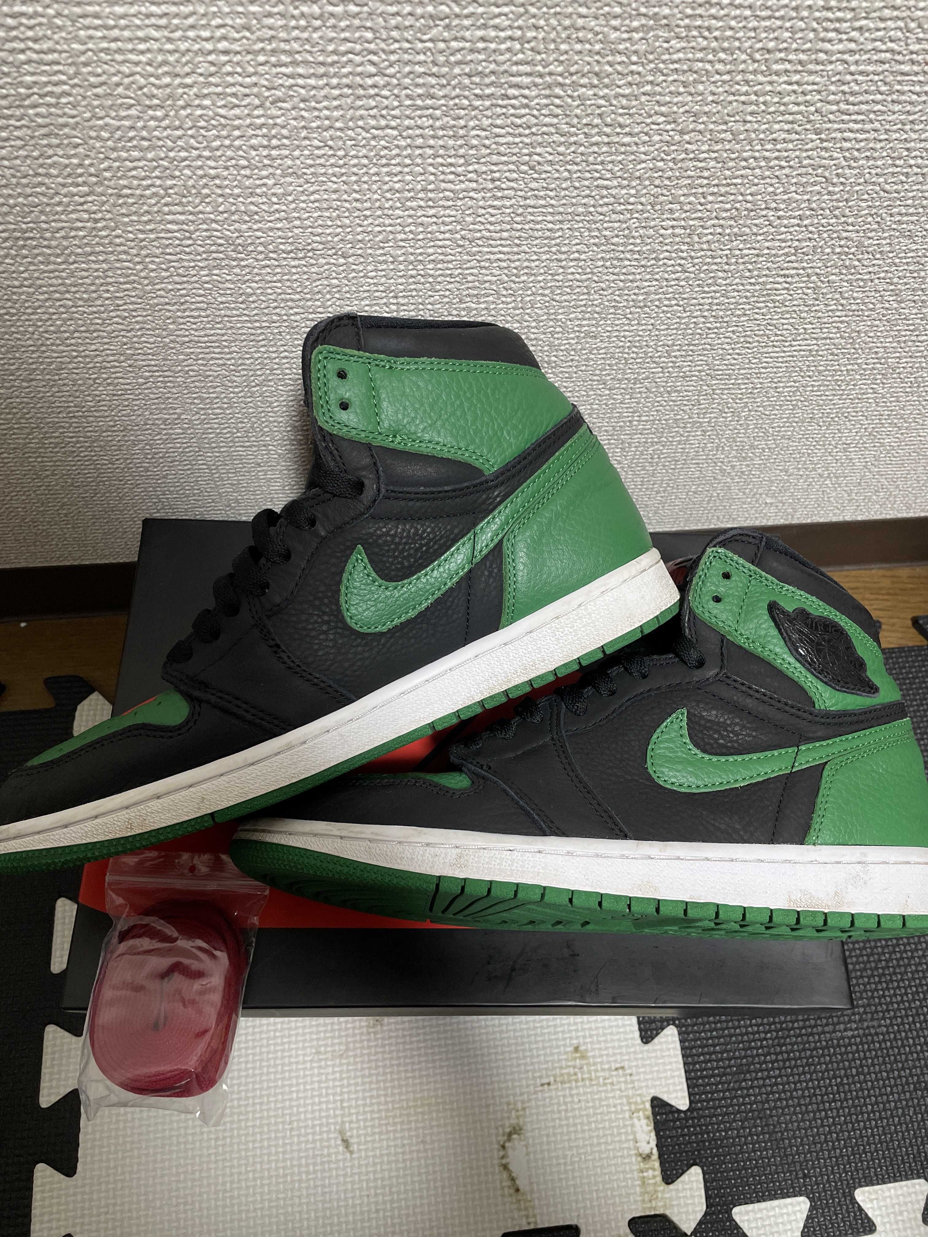 Nike Air Jordan 1 Retro High OG "Black/Pine Green" (2020)      