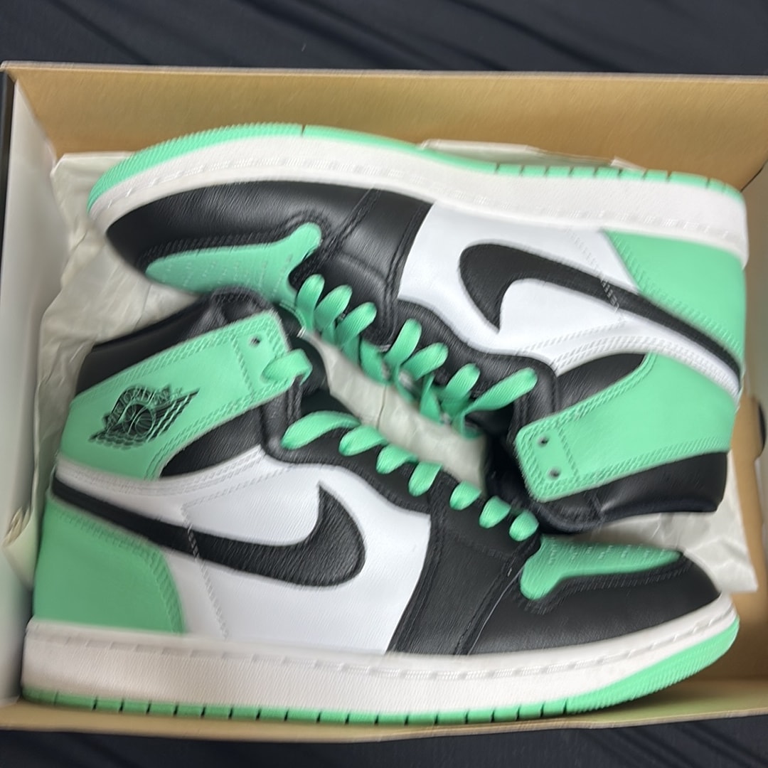 Nike Air Jordan 1 High OG "Green Glow"