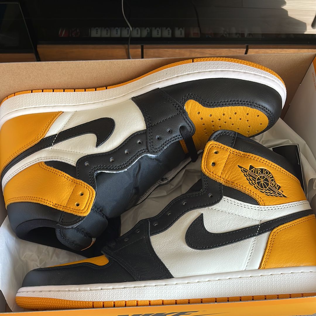 Nike Air Jordan 1 Retro High OG "Taxi"