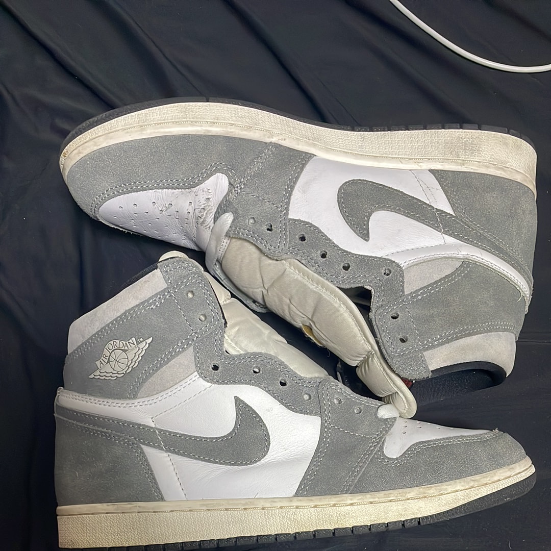 Nike Air Jordan 1 Retro High OG "Black and Smoke Grey"
