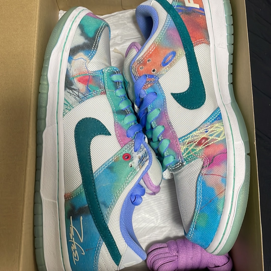 Futura × Nike SB Dunk Low "White and Geode Teal"