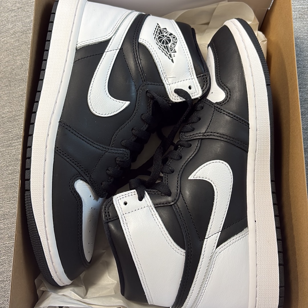 Nike Air Jordan 1 Retro High OG "Black/White"