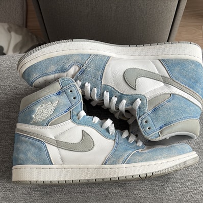 Nike Air Jordan 1 High OG "Hyper Royal"