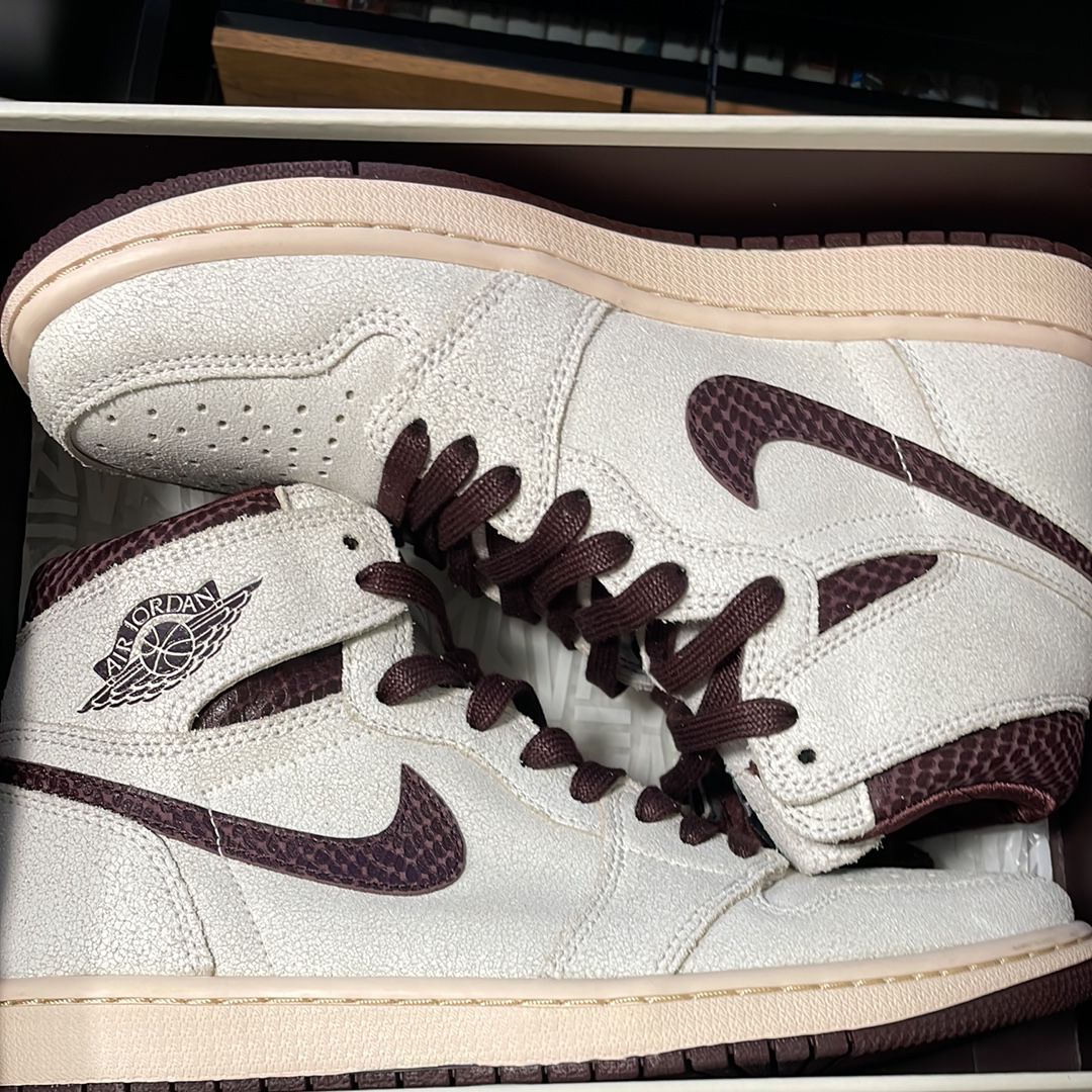 A Ma Maniere × Nike Air Jordan 1 Retro High OG "Sail and Burgundy"