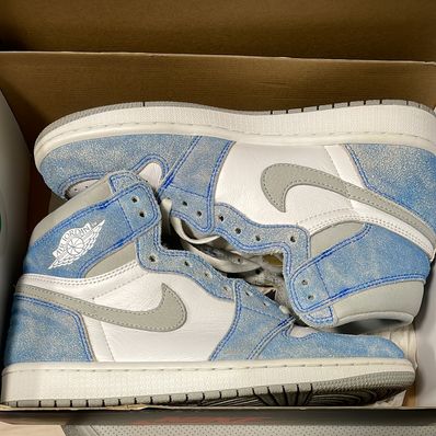 Nike Air Jordan 1 High OG "Hyper Royal"