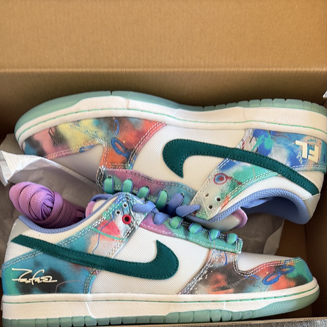 Futura × Nike SB Dunk Low "White and Geode Teal"