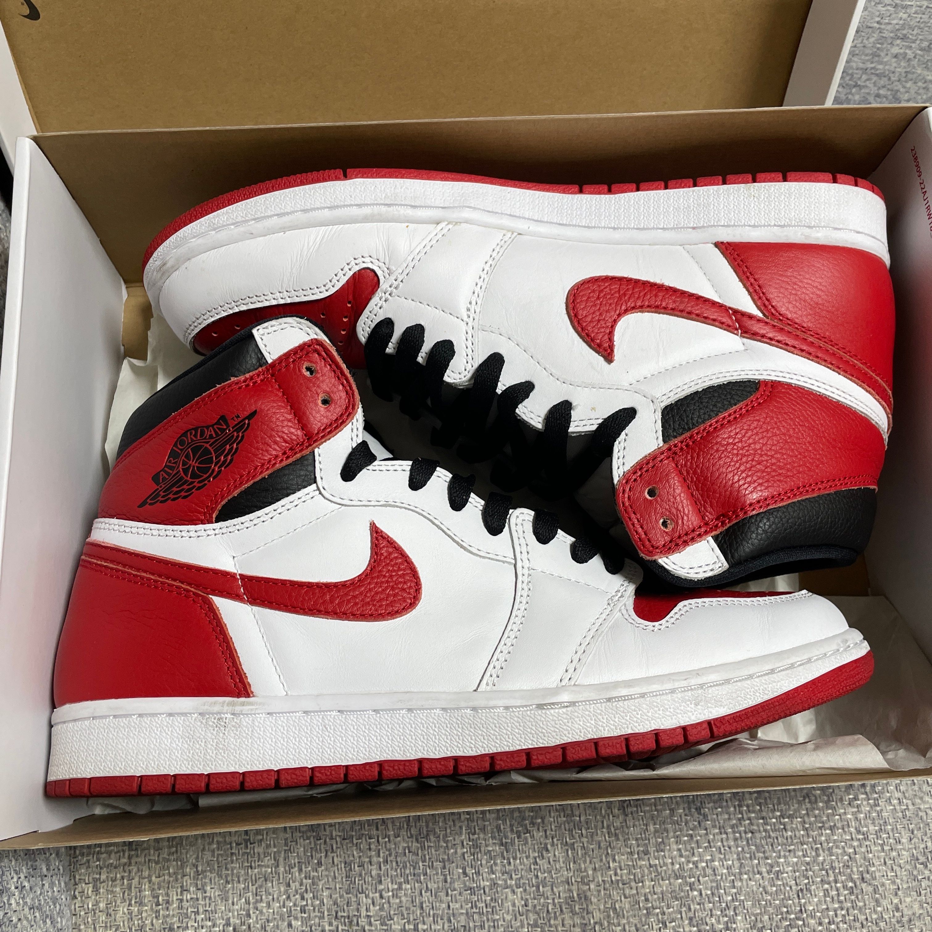 Nike Air Jordan 1 High OG "Heritage"