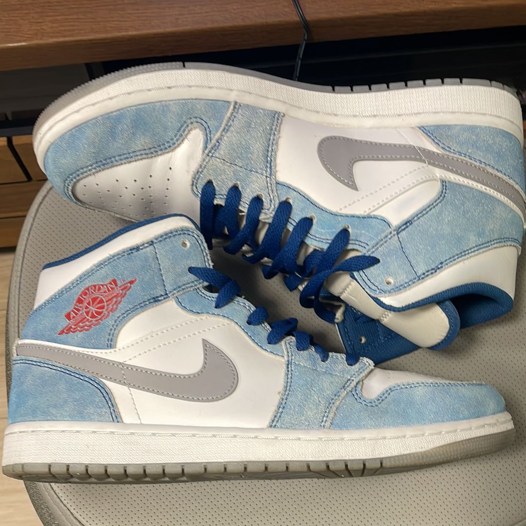 Nike Air Jordan 1 Mid SE "White/Hyper Royal/Red"