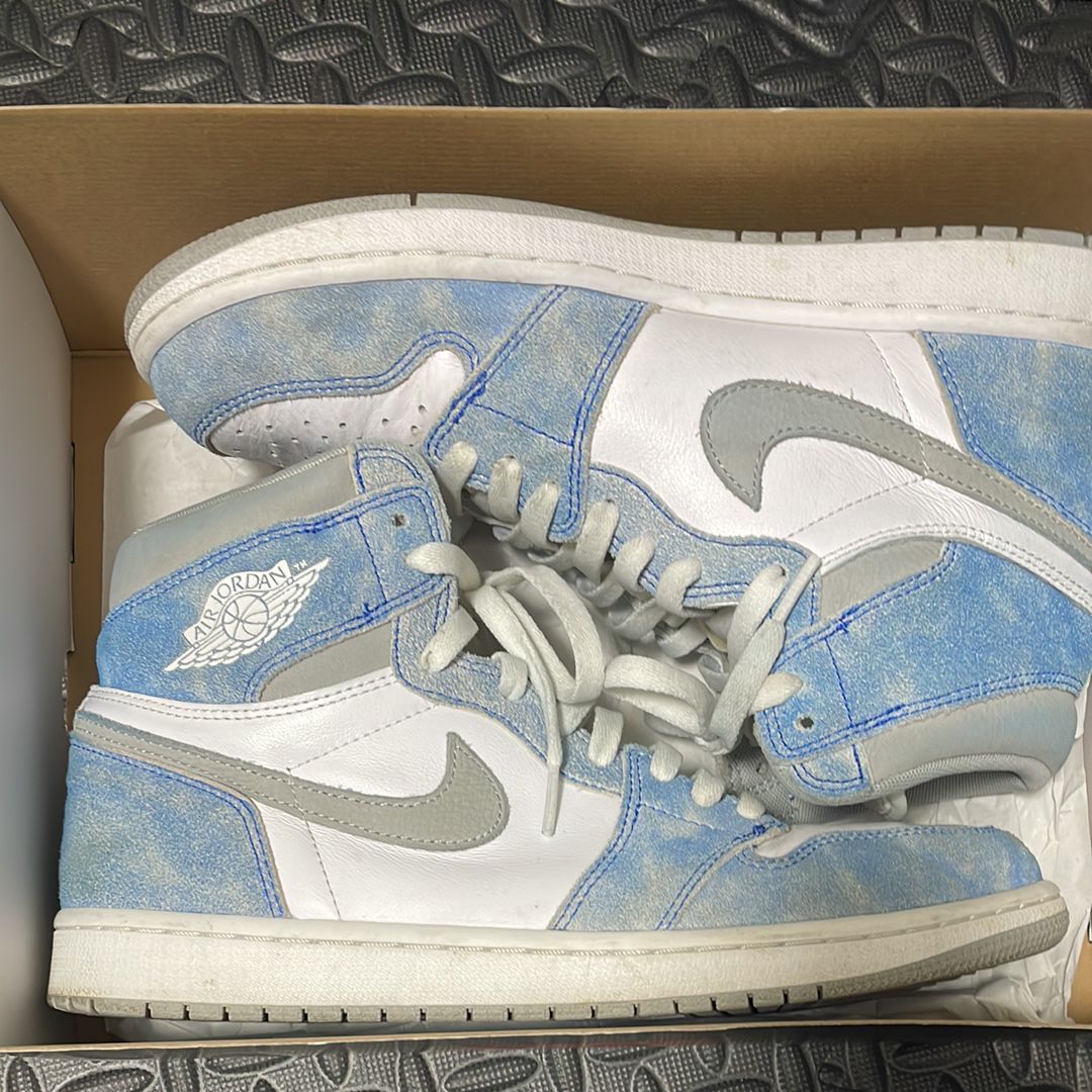Nike Air Jordan 1 High OG "Hyper Royal"