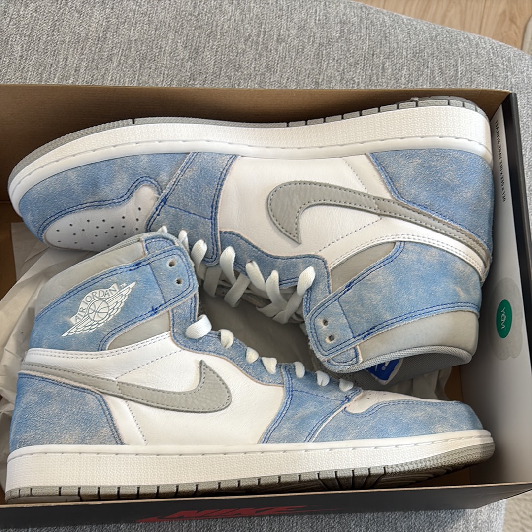 Nike Air Jordan 1 High OG "Hyper Royal"