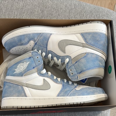 Nike Air Jordan 1 High OG "Hyper Royal"