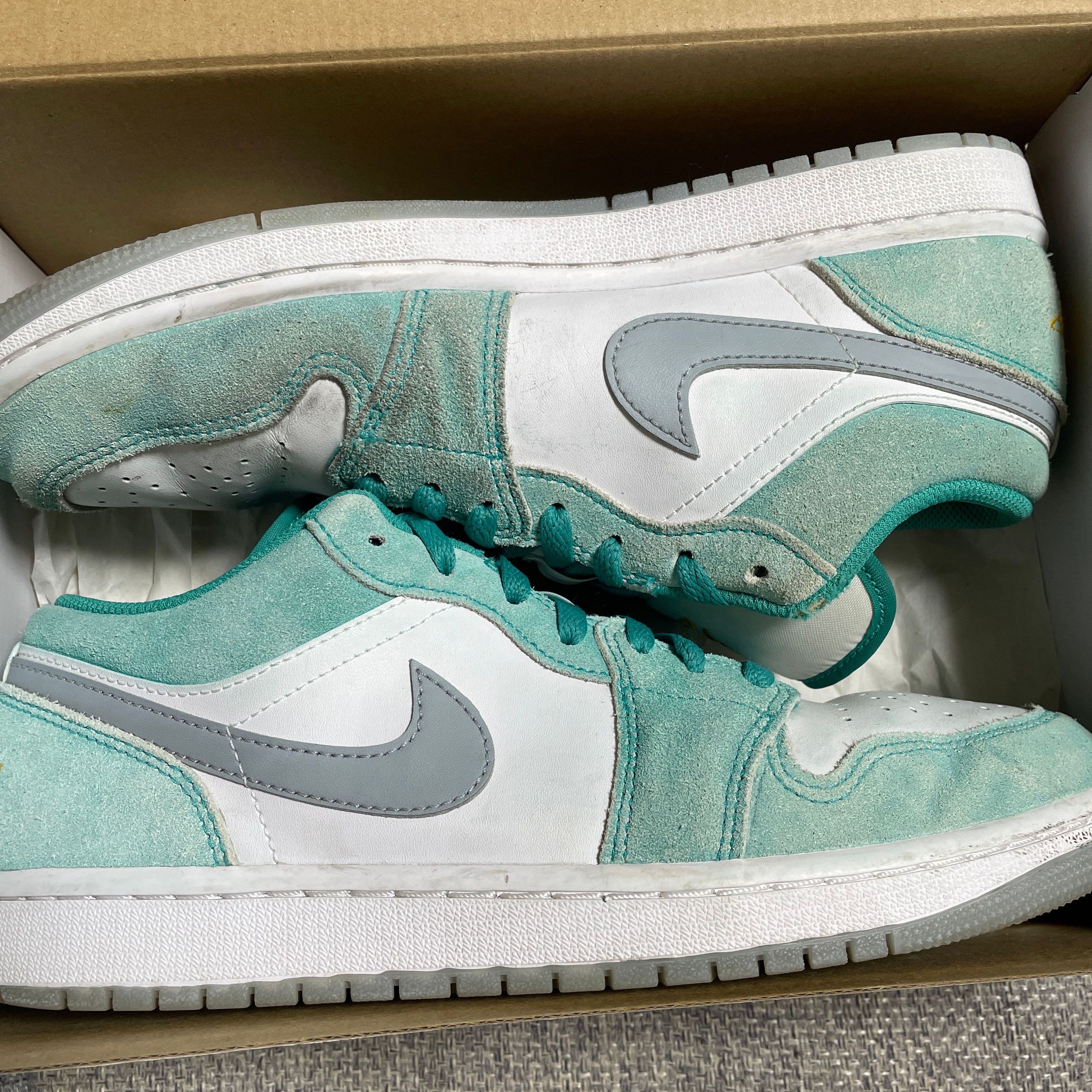 Nike Air Jordan 1 Low SE "New Emerald"