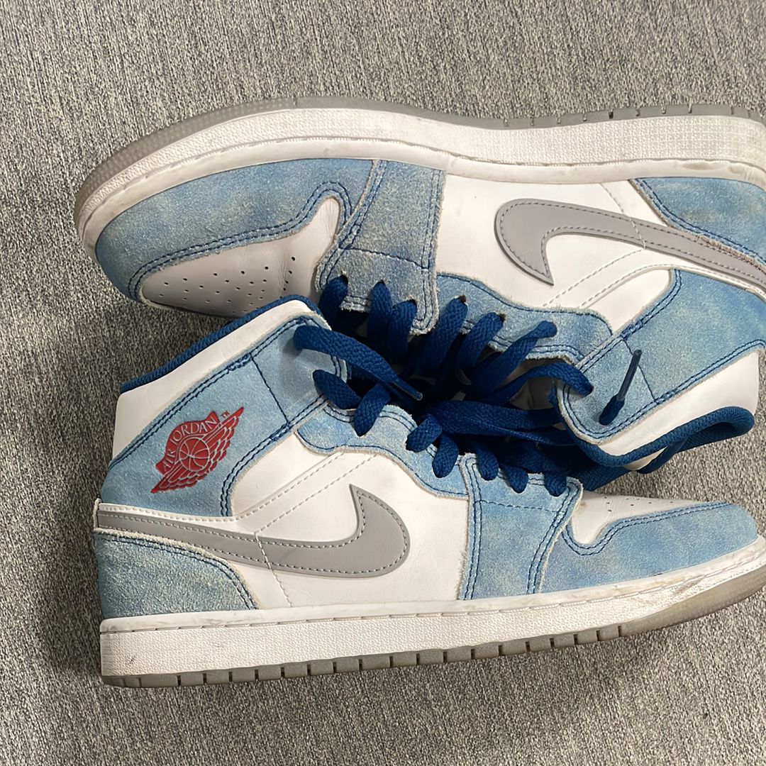 NIKE AIR JORDAN 1ハイパーロイヤルレッド DN3706-401 Nike Air Jordan 1 Mid SE 