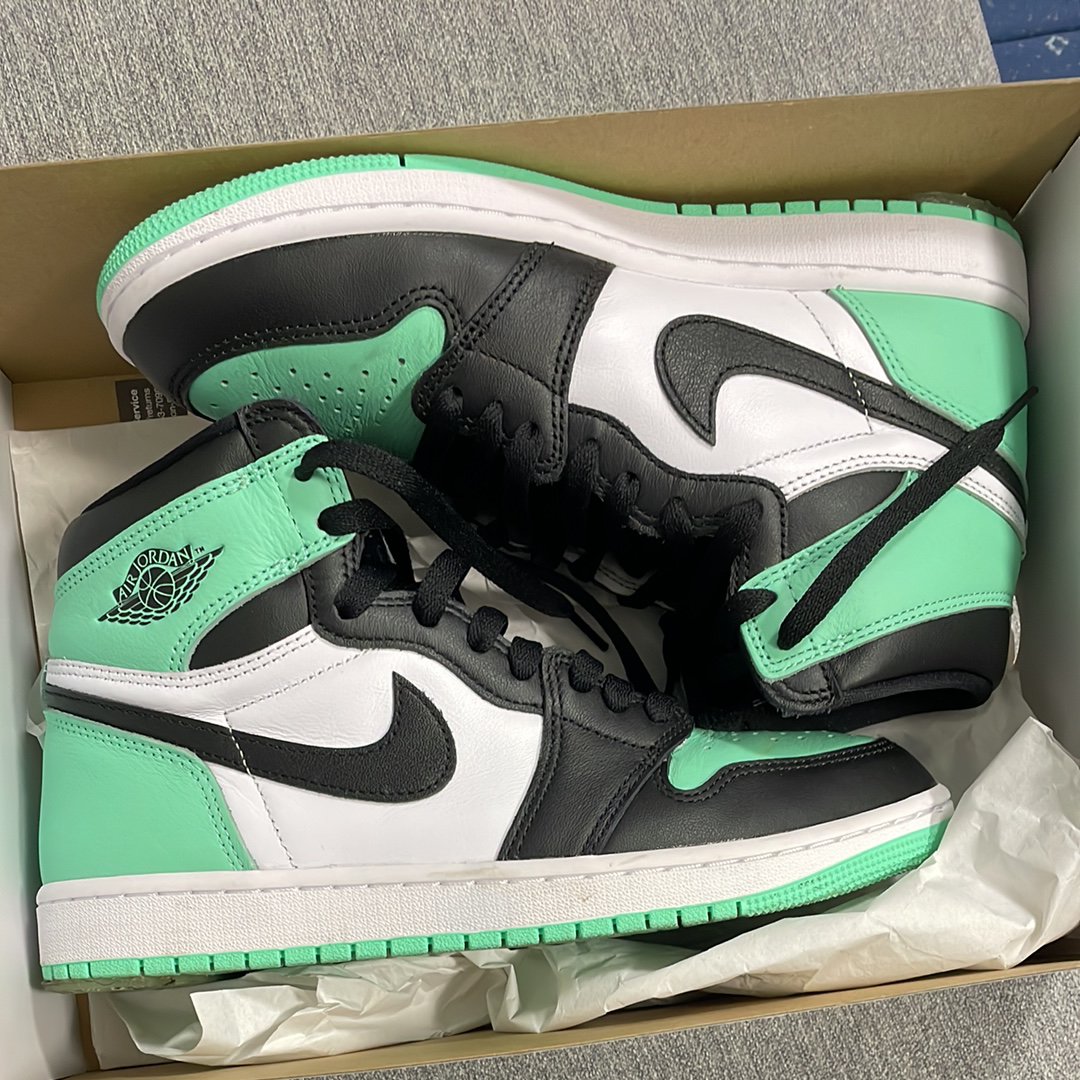 Nike Air Jordan 1 High OG "Green Glow"