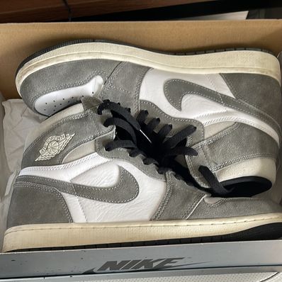 Nike Air Jordan 1 Retro High OG "Black and Smoke Grey"