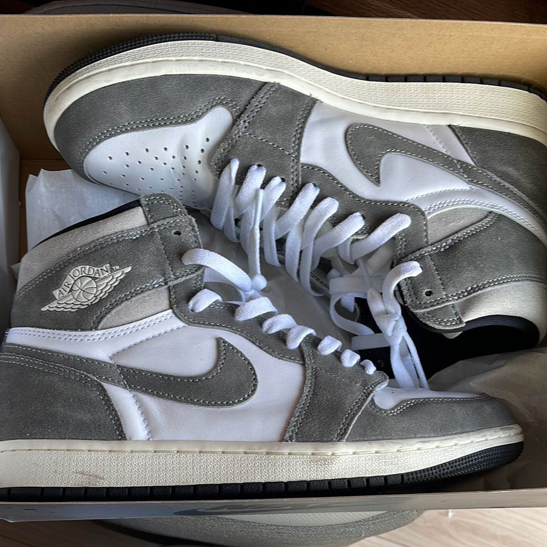 Nike Air Jordan 1 Retro High OG "Black and Smoke Grey"