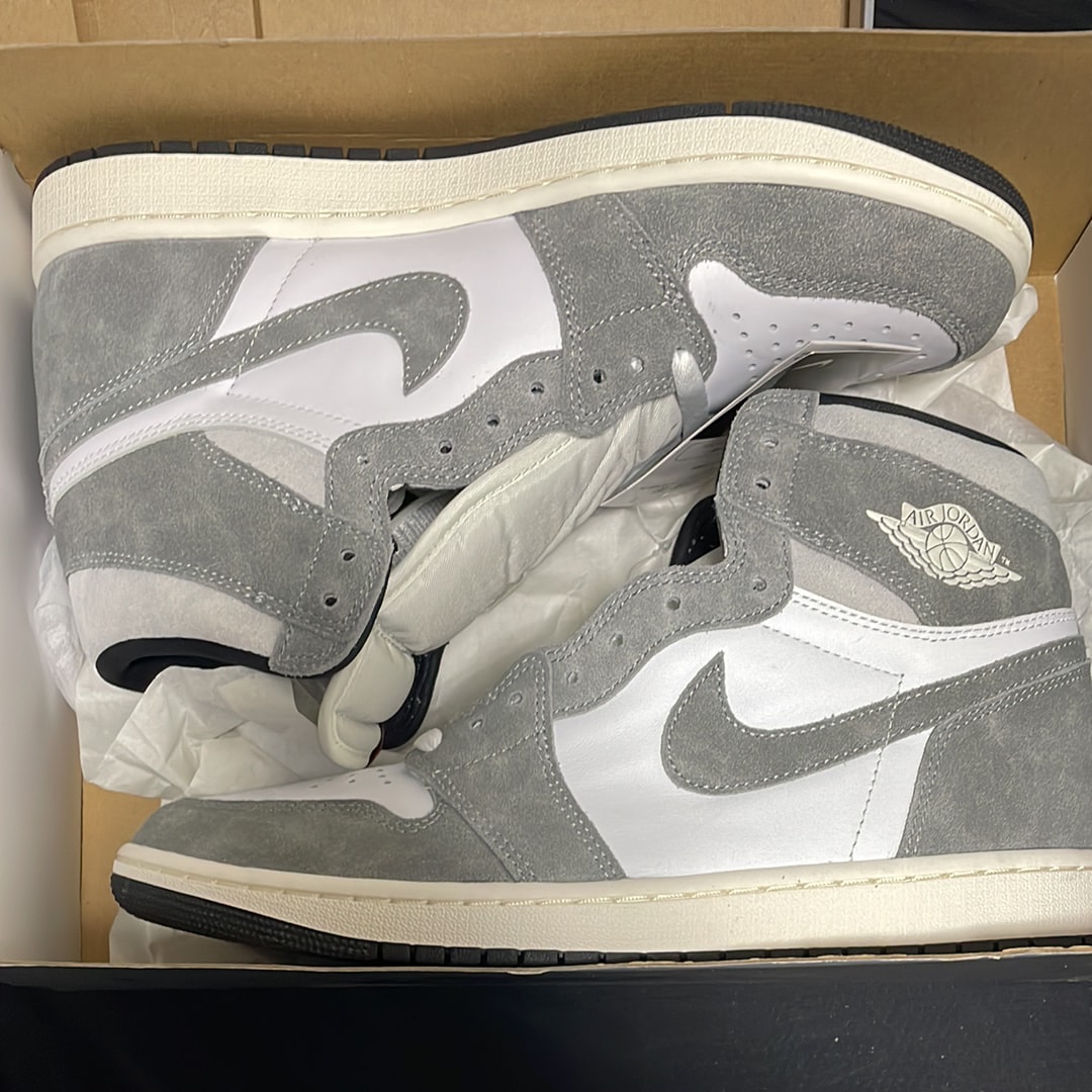 Nike Air Jordan 1 Retro High OG "Black and Smoke Grey"