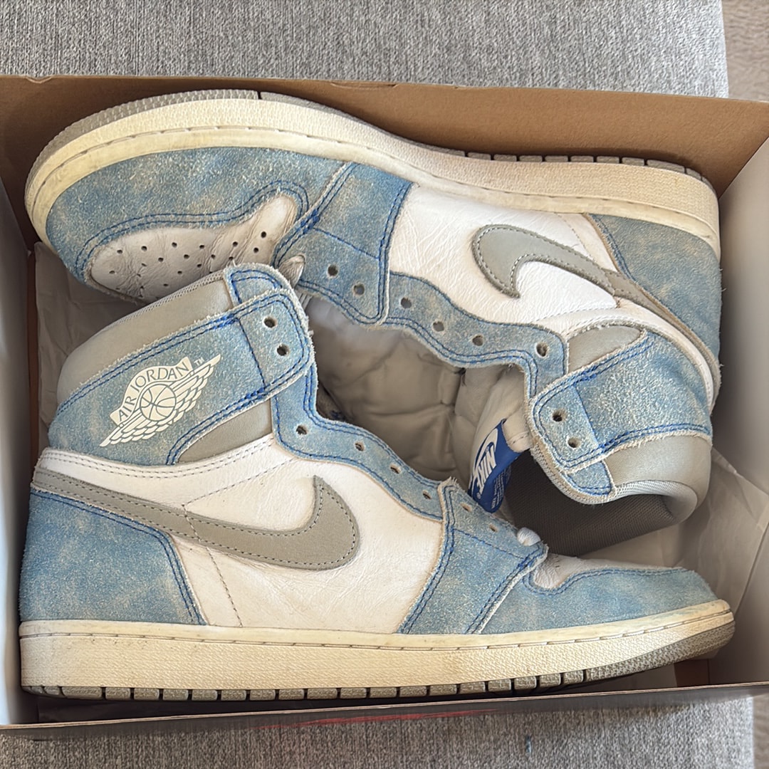 Nike Air Jordan 1 High OG "Hyper Royal"