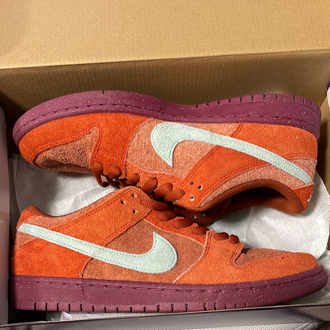 Nike SB Dunk Low Pro PRM "Mystic Red and Rosewood"