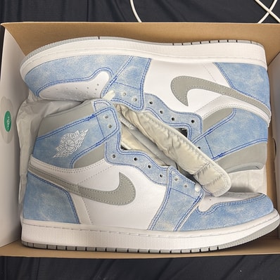 Nike Air Jordan 1 High OG "Hyper Royal"