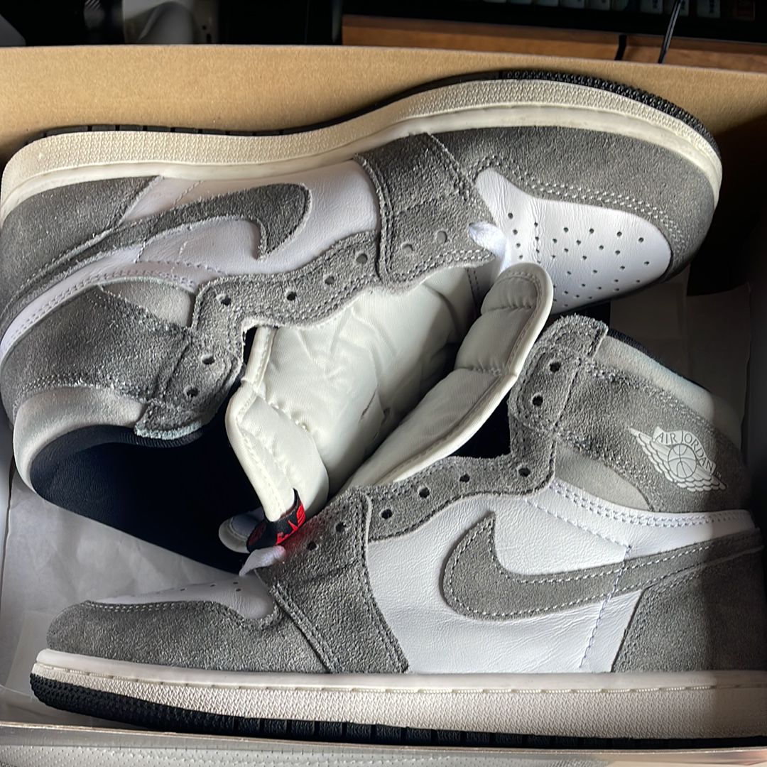 Nike Air Jordan 1 Retro High OG "Black and Smoke Grey"