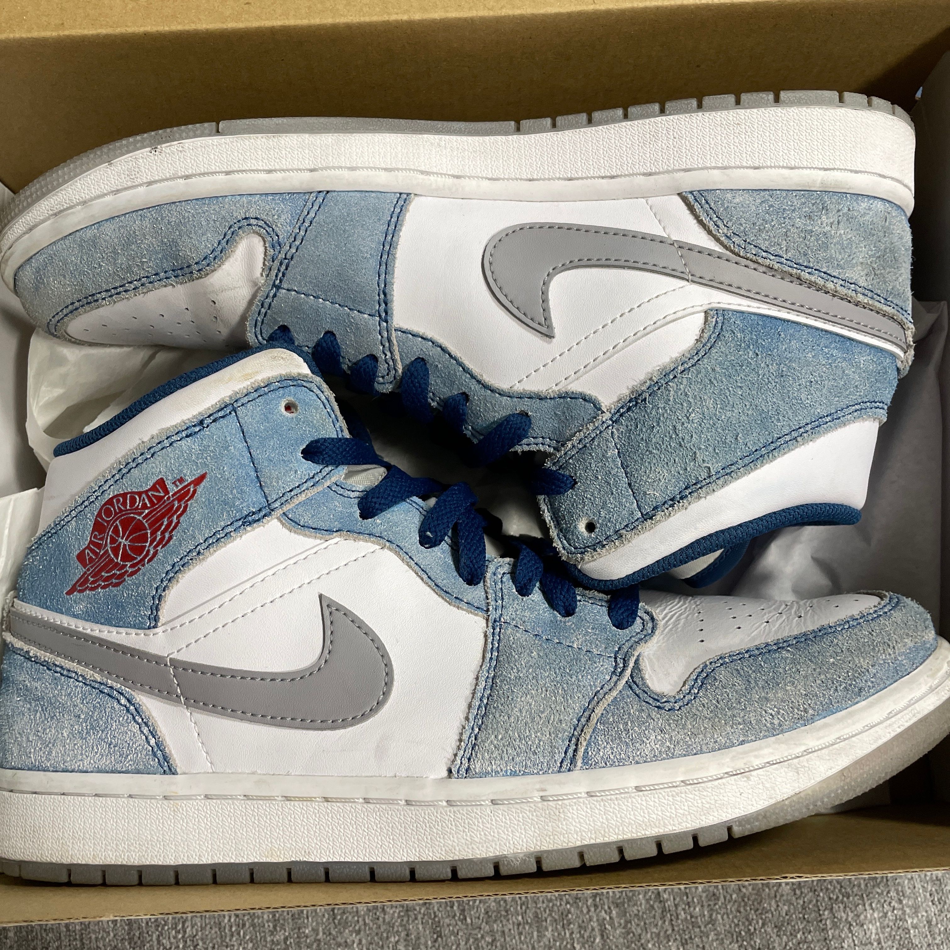 Nike Air Jordan 1 Mid SE "White/Hyper Royal/Red"