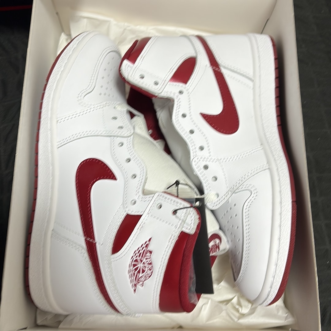 Nike Air Jordan 1 High '85 "Metallic Burgundy"