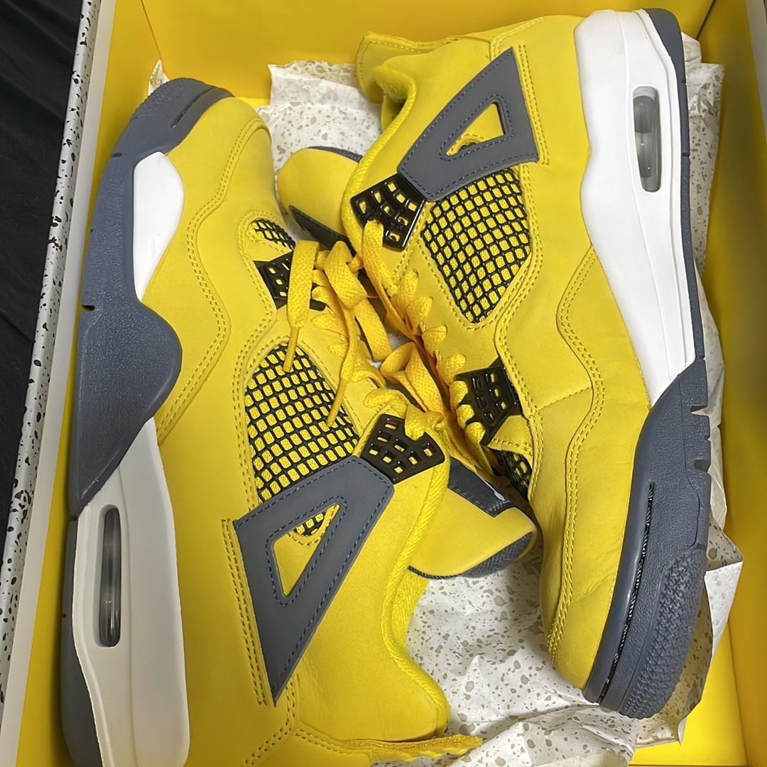 Nike Air Jordan 4 "Tour Yellow"