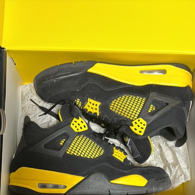Nike Air Jordan 4 Retro "Thunder"(2023)
