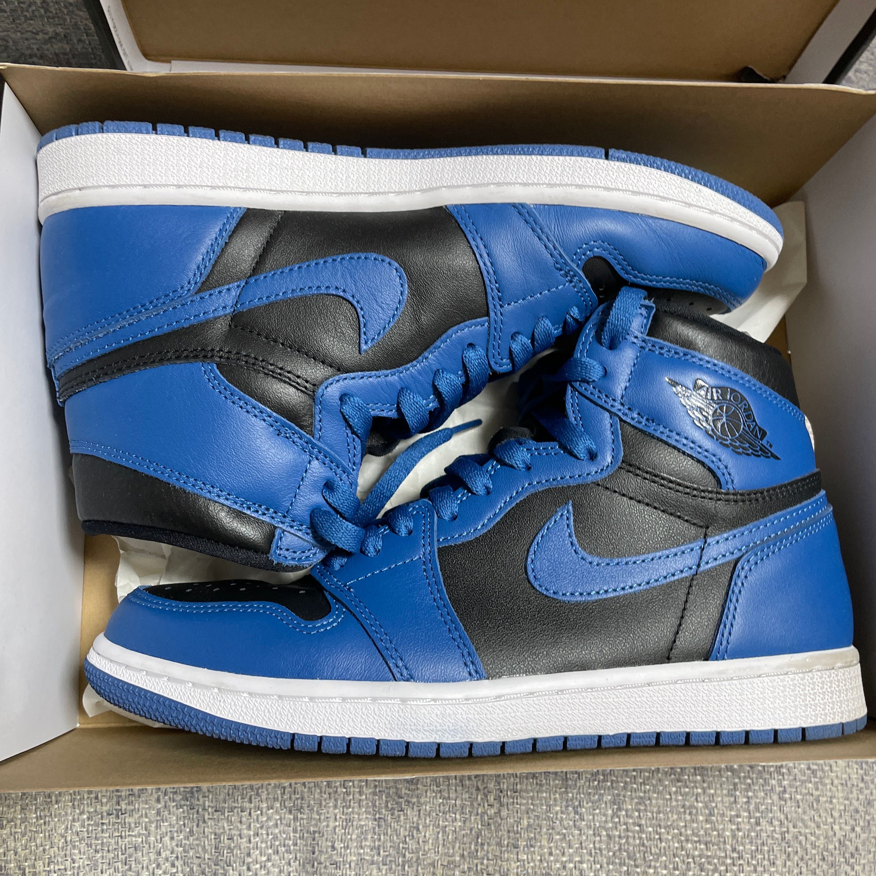 Nike Air Jordan 1 Retro High OG "Dark Marina Blue"