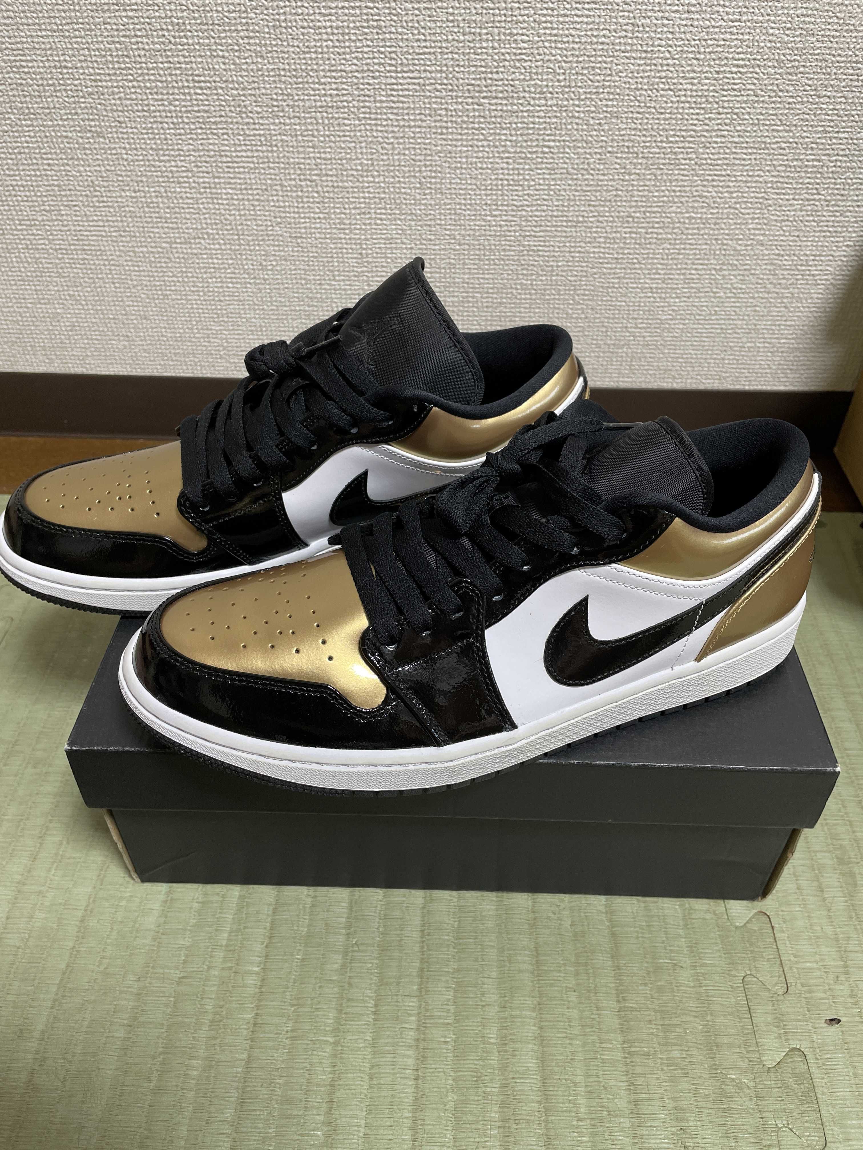 Nike Air Jordan 1 Low "Gold Toe"